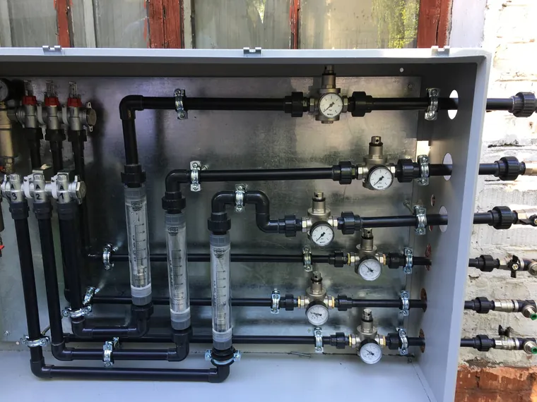 Engineered distribution panel with flowmeters and pressure gauges