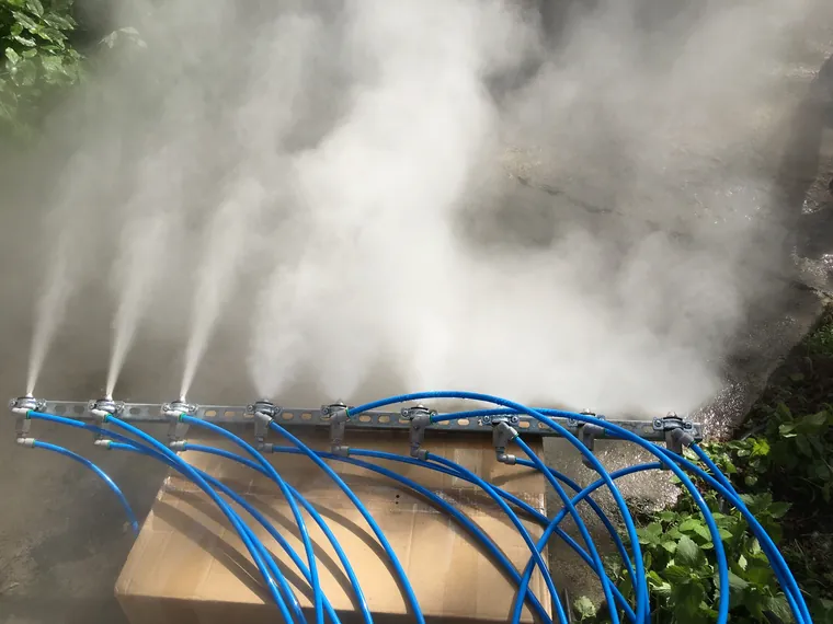 Nozzle manifold test spraying fog during a site trial